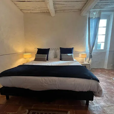 Elegant 18th-century Bastide In Provence With Panoramic Views And Private Pool ヴァロンソル