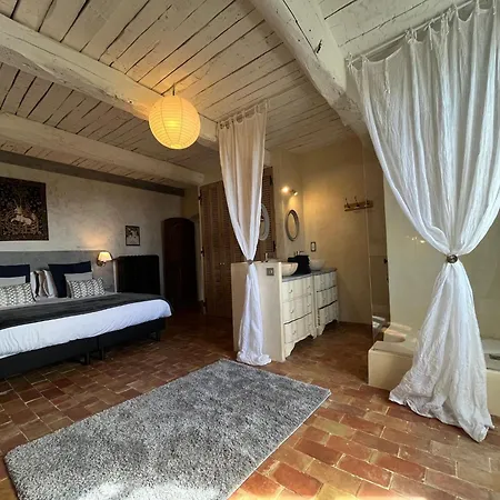 ファームステイ Elegant 18th-century Bastide In Provence With Panoramic Views And Private Pool ヴァロンソル
